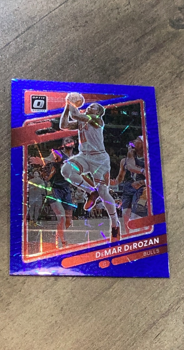 DeMar DeRozan 2021-22 Donruss Optic - Blue Velocity 28 trading card image front