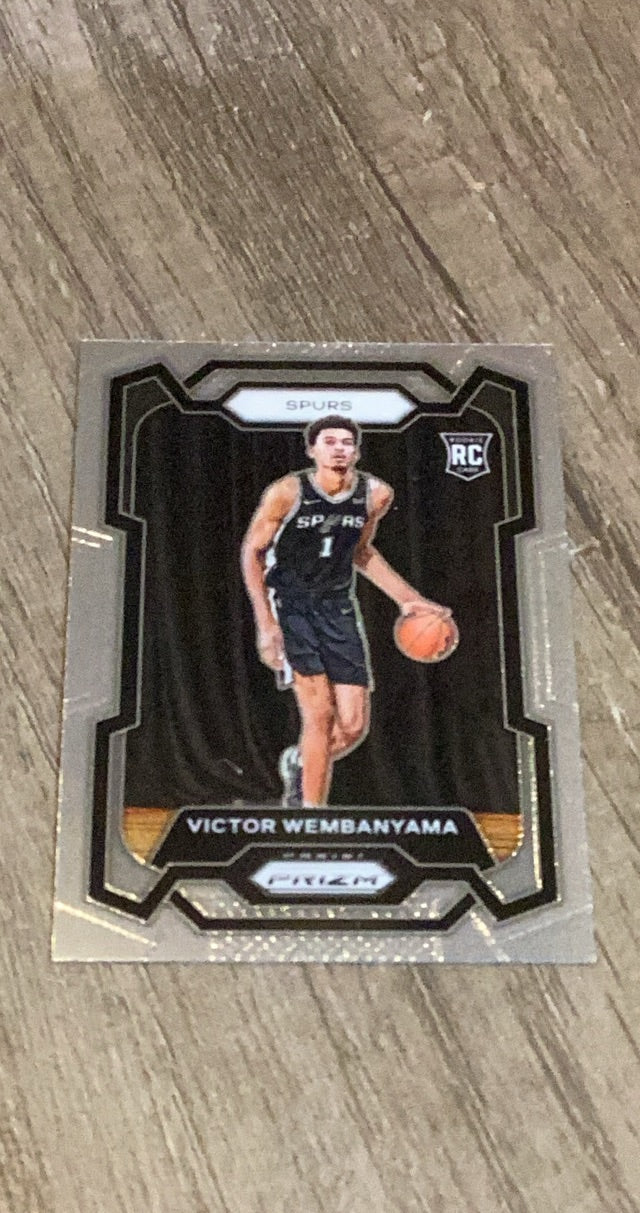 Victor Wembanyama 2023-24 Prizm 136 front