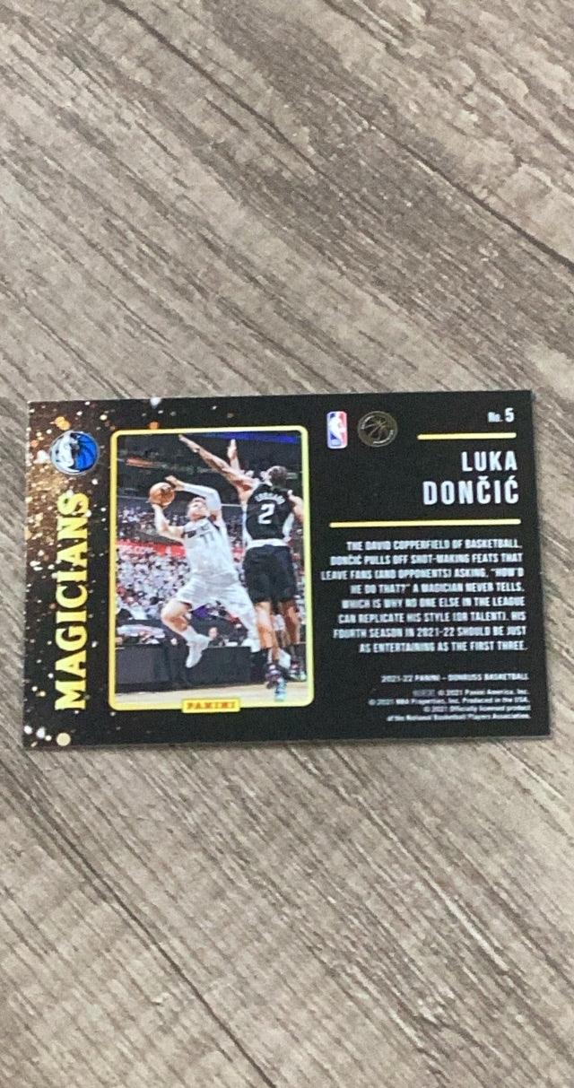 Luka Dončić 2021 Donruss Magicians back
