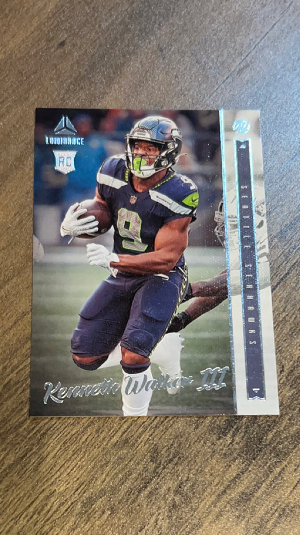 Kenneth Walker III 2022 Panini Chronicles - Luminance Update Rookies 206 trading card image front