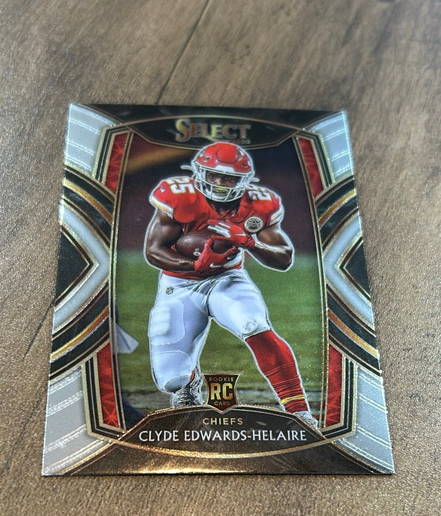 Clyde Edwards-Helaire 2020 Panini Select trading card image front