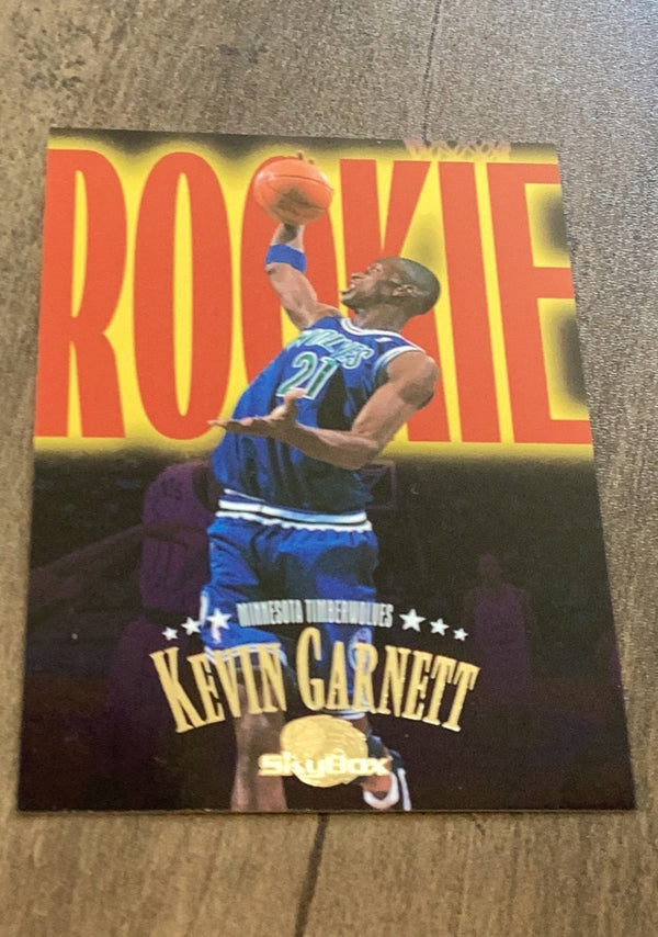 Kevin Garnett 1995 SkyBox Premium 233 trading card image front