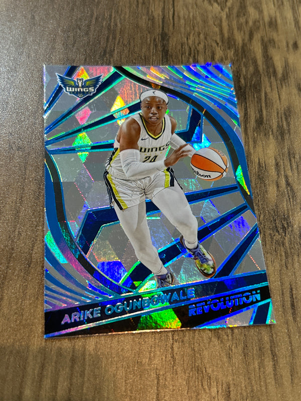 Arike Ogunbowale 2022 Panini WNBA Revolution Cubic /50 Dallas Wings 72 Panini