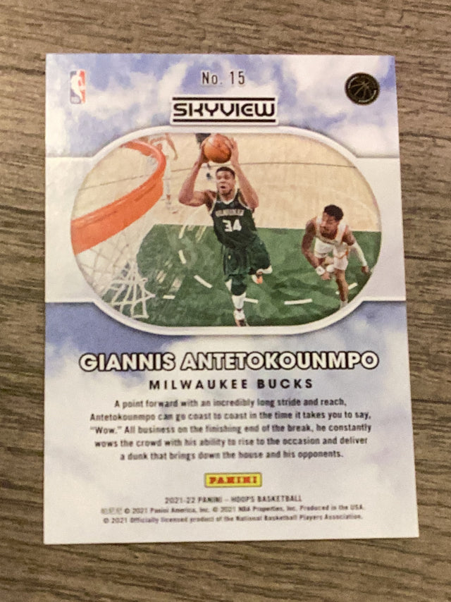 Giannis Antetokounmpo Milwaukee Bucks NBA 2021 Hoops - Skyview 15 Panini