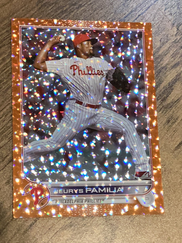 Jeurys Familia Philadelphia Phillies MLB 2022 Topps Update - Orange Rainbow Foil US116 SN299